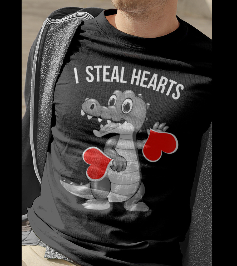Kids Valentines Day I Steal Hearts Crocodile Holding Red Hearts T-Shirt