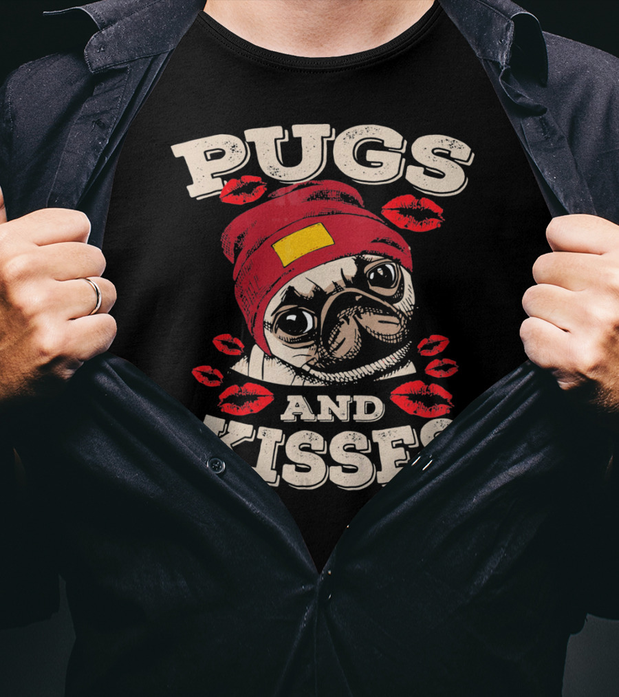 Pugs And Kisses Funny Dog Lovers Pet Valentine Lips Beanie T-Shirt