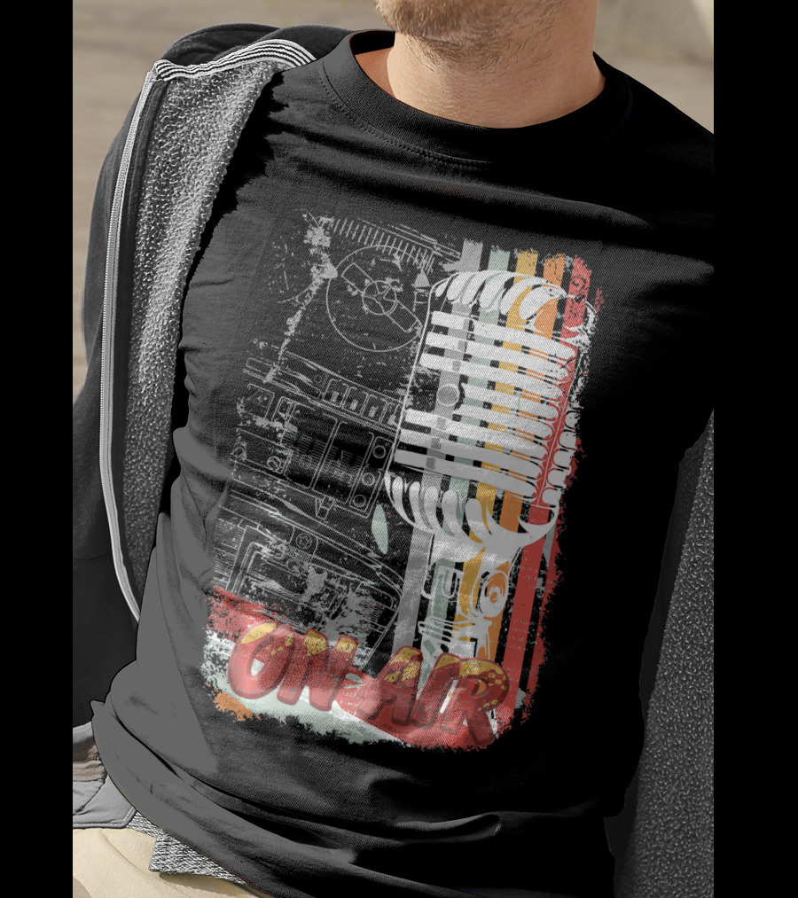 Retro Vintage Microphone On Air Broadcast Stripes T-Shirt