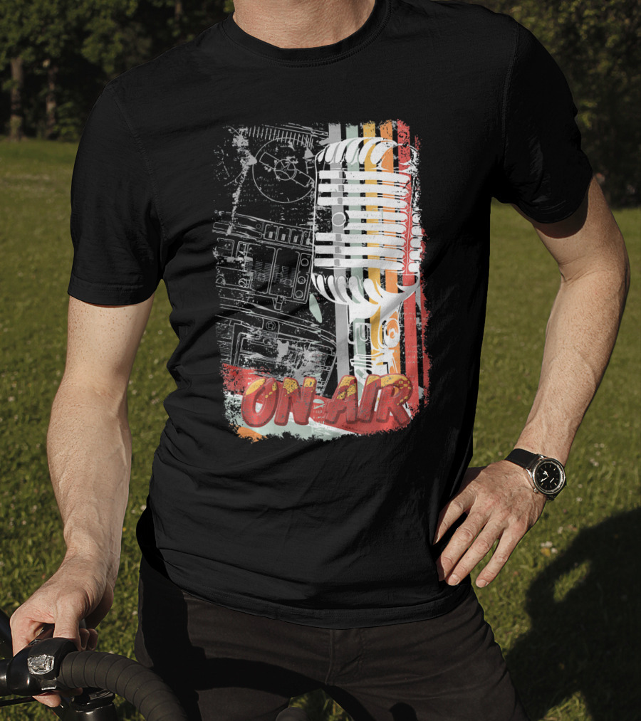 Retro Vintage Microphone On Air Broadcast Stripes T-Shirt