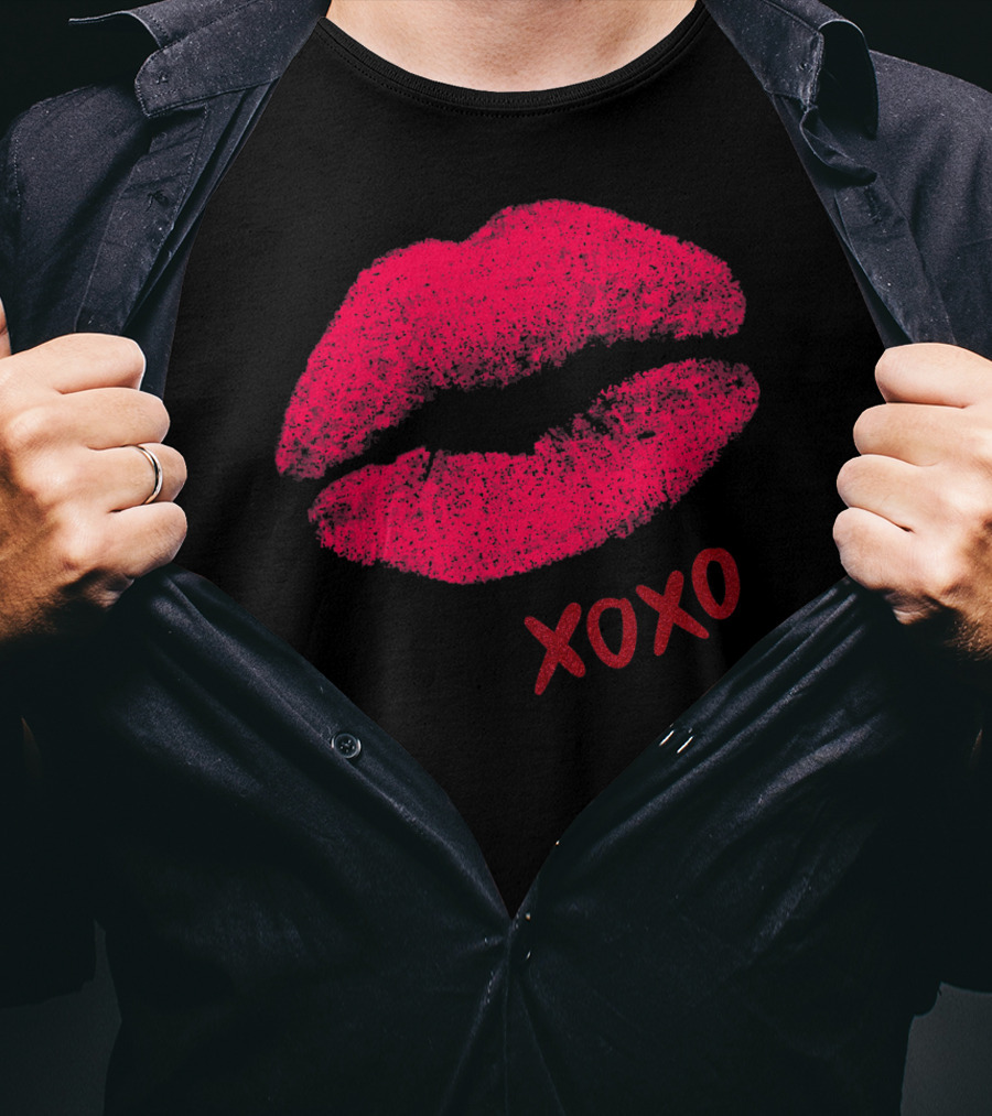 Red Lips XOXO Valentine Day Kiss T-Shirt