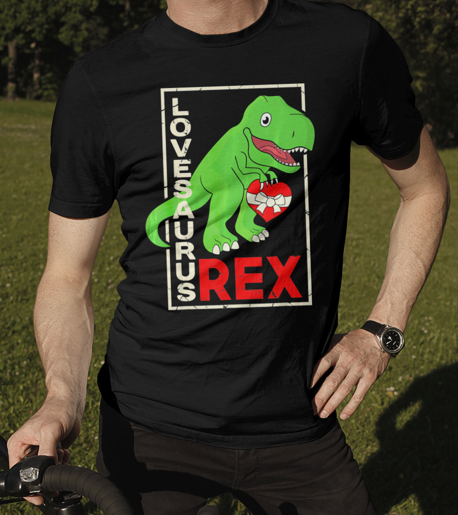 Lovesaurus Rex Dinosaur Valentin Holding Heart T-Shirt