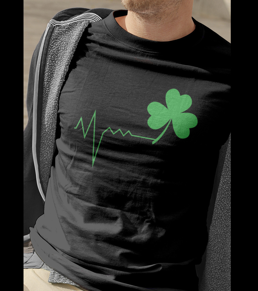 St. Patrick's Day Irish Nurse Ireland Shamrock Heartbeat T-Shirt