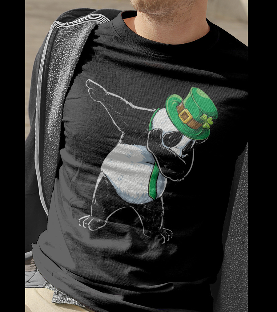 Dabbing Panda St Patricks Day Hat And Green Scarf T-Shirt