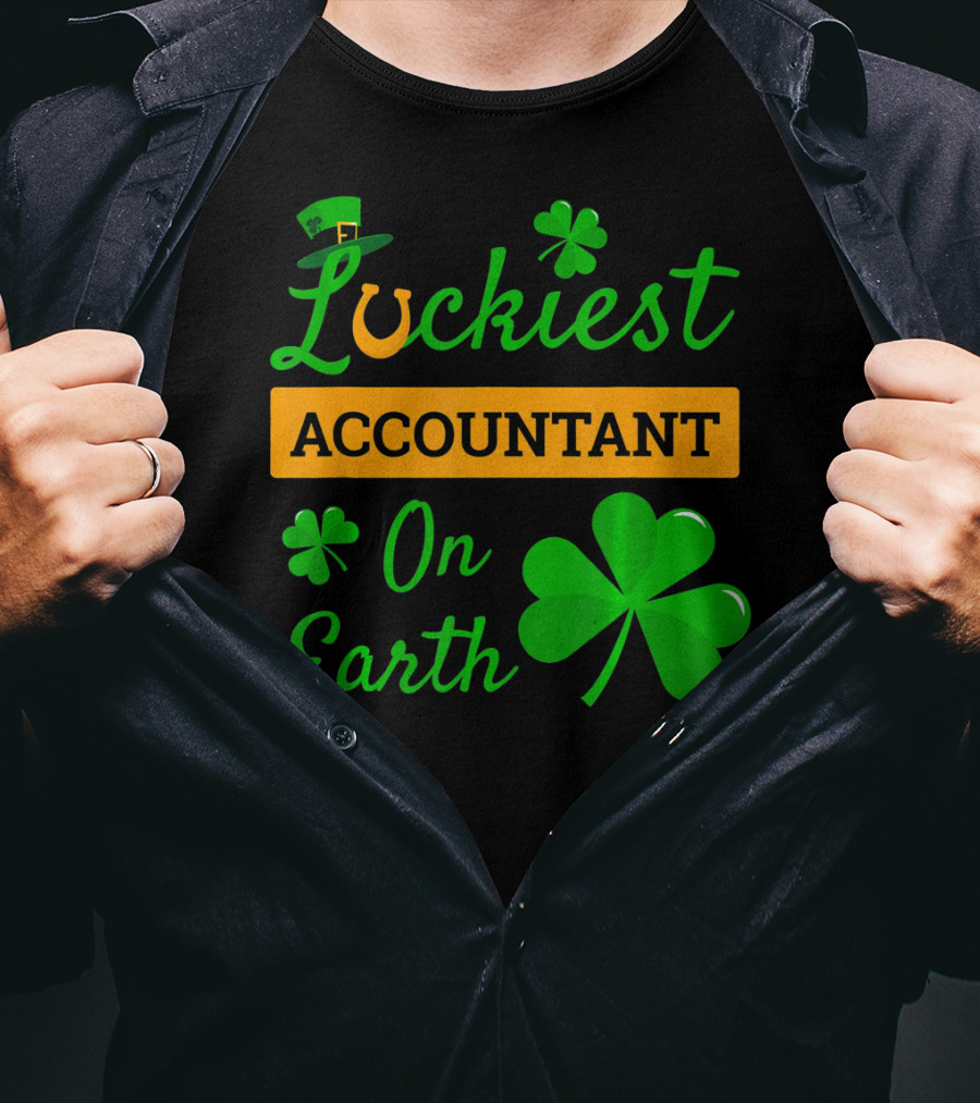 Luckiest Accountant On Earth St Patricks Clover Hat Shamrock T-Shirt