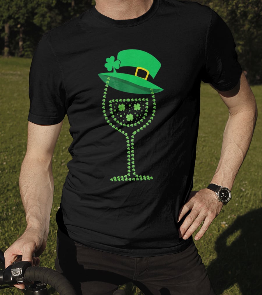 Leprechaun Hat Wine Glass Shamrock St Patrick's Day T-Shirt