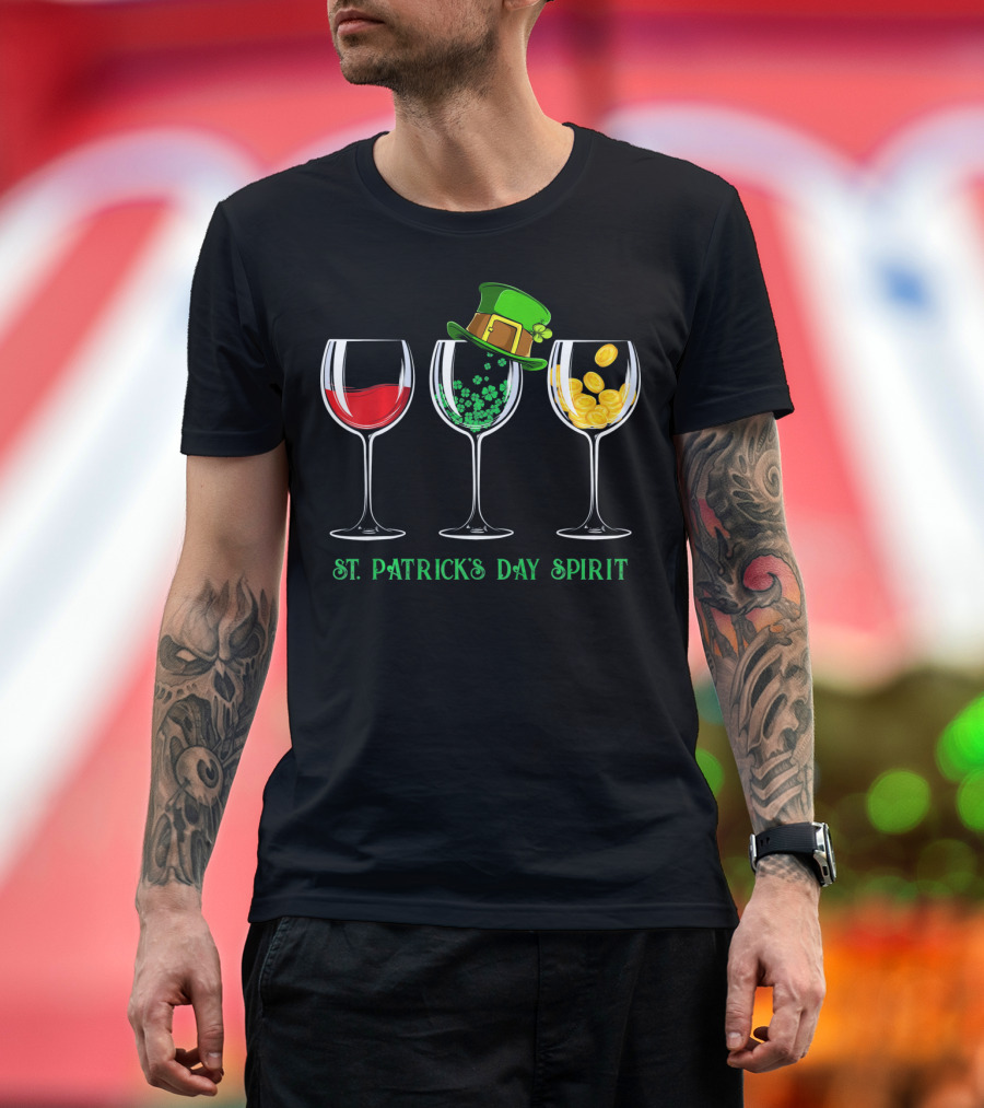 St Patrick's Day Spirit Wine Shamrock Leprechaun Coins T-Shirt