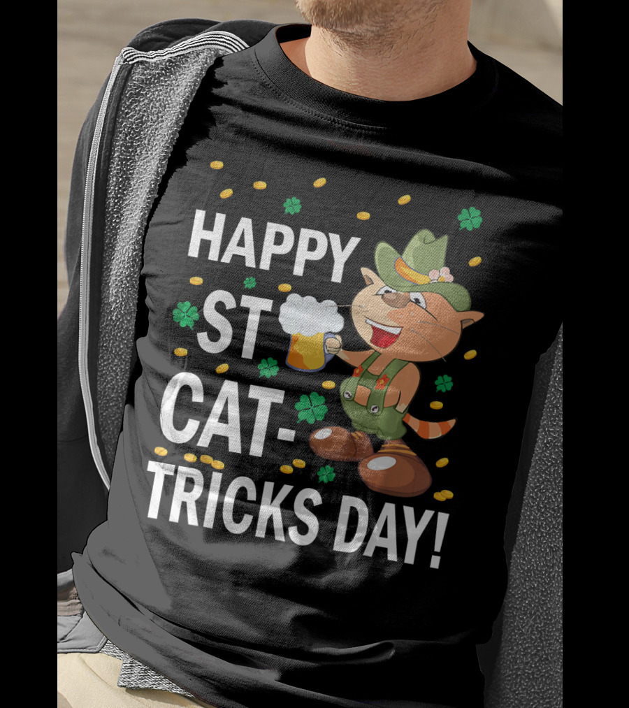 Happy St Cat-Tricks Day Cat Leprechaun Drinking Beer With Clovers And Gold Coins T-Shirt