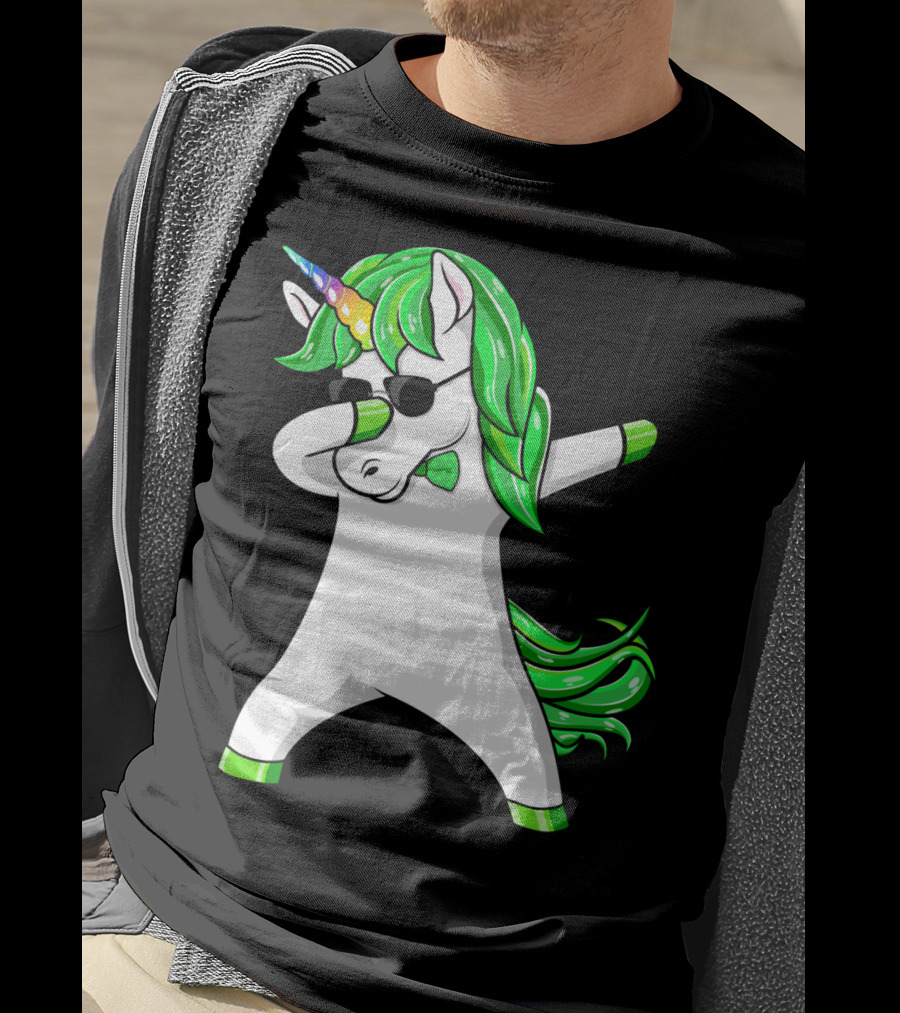 St Patricks Day Dabbing Green Unicorn T-Shirt