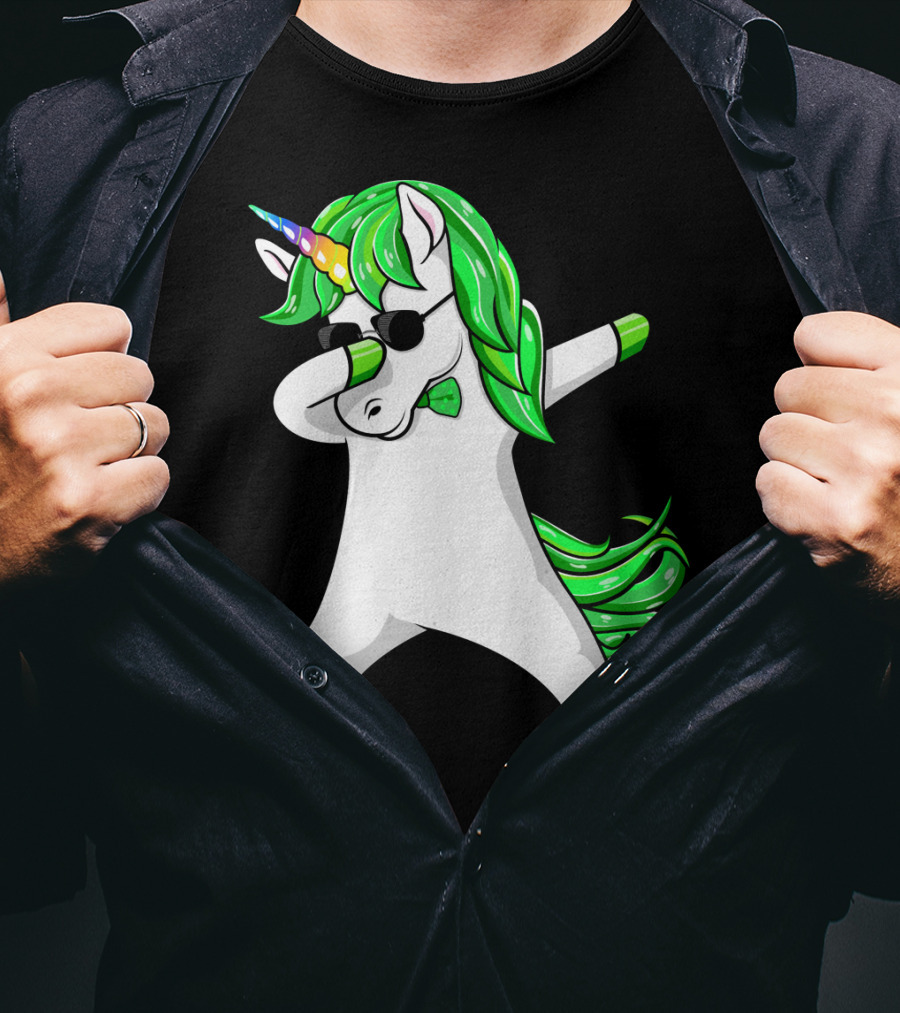 St Patricks Day Dabbing Green Unicorn T-Shirt