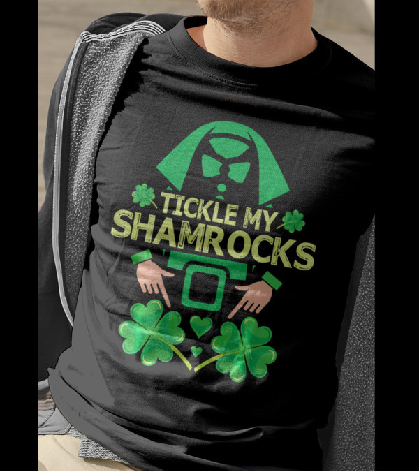 Tickle My Shamrocks Irish Leprechaun Costume Shamrock Hands Green Hearts T-Shirt