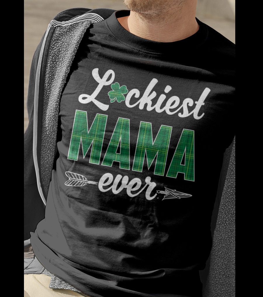 Luckiest MAMA Ever St. Patricks Day Clover Arrow T-Shirt