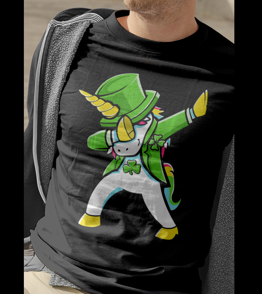 St Patricks Day Unicorn Dabbing Shamrock Hat T-Shirt