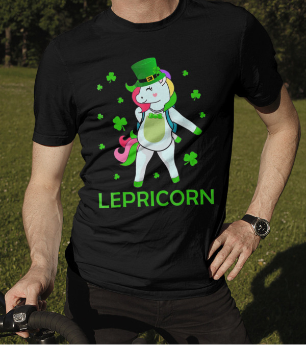 St Patricks Day Flossing Lepricorn Irish Unicorn With Green Hat And Shamrocks T-Shirt