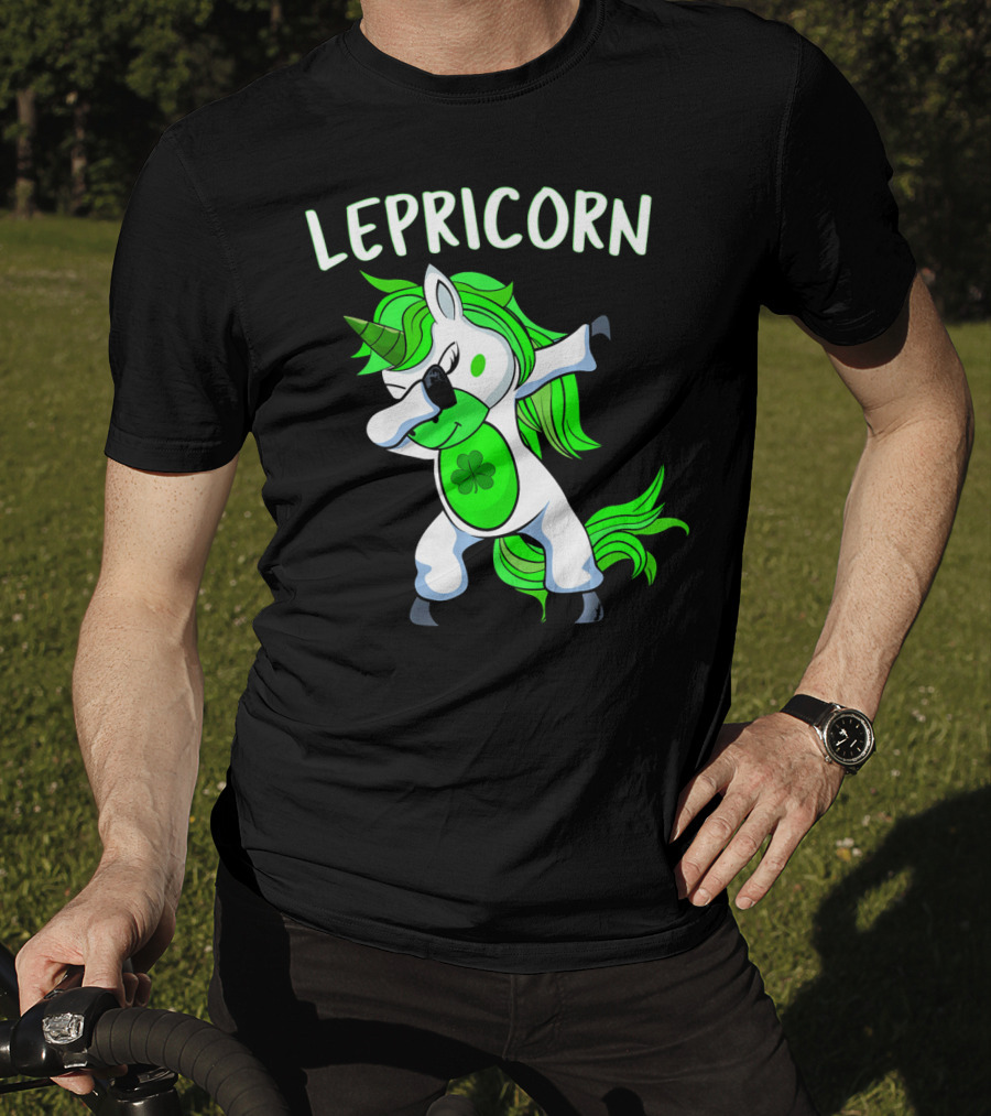 Lepricorn Dabbing Unicorn Leprechaun With Clover T-Shirt