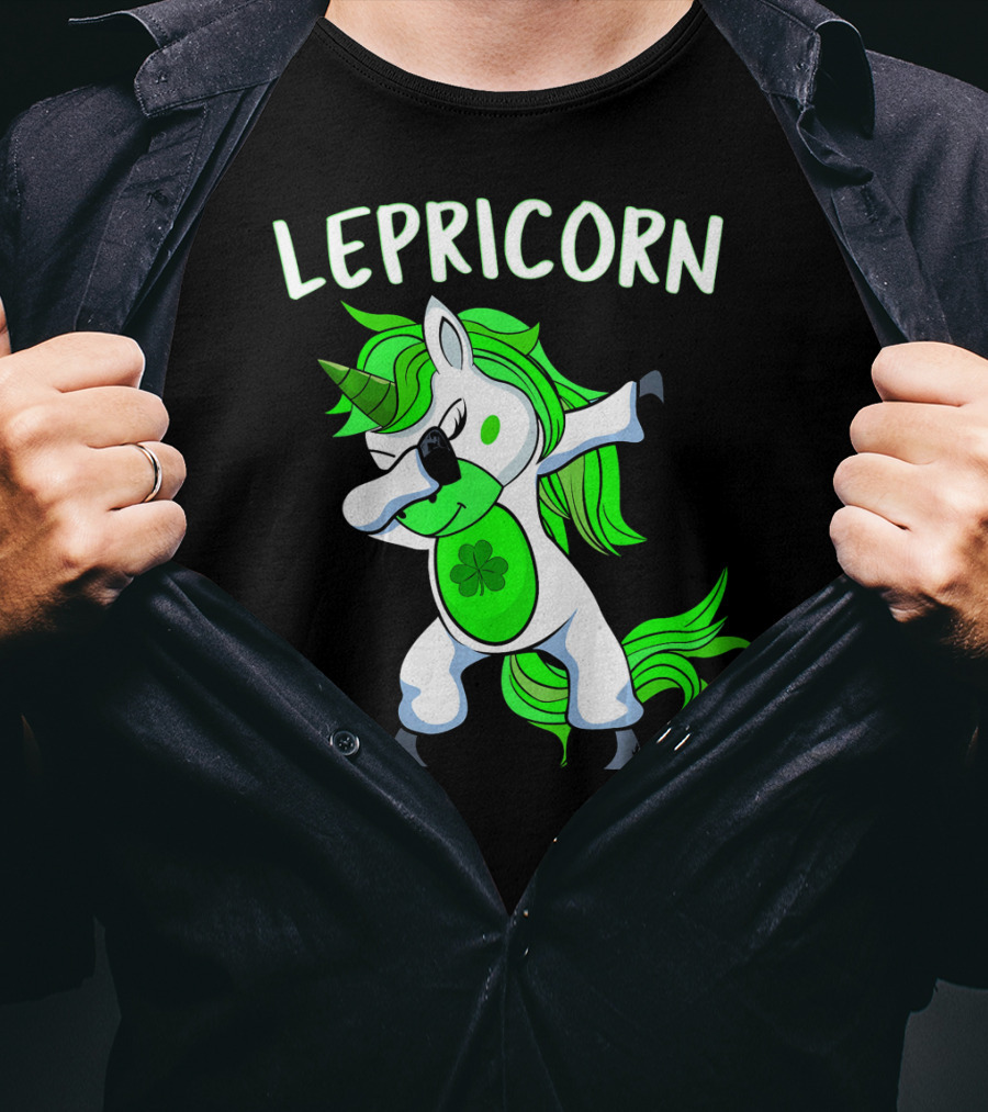 Lepricorn Dabbing Unicorn Leprechaun With Clover T-Shirt