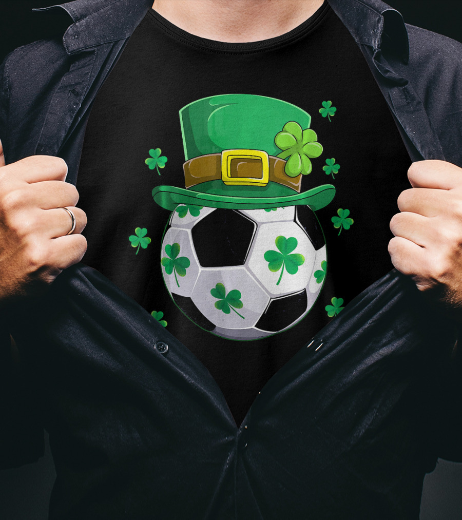 Leprechaun Hat Shamrock Soccer Ball St Patricks Day T-Shirt