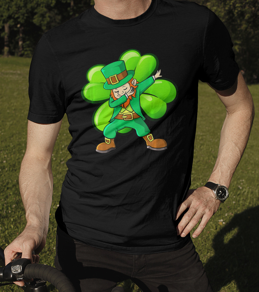 Cute Dabbing Leprechaun With Green Shamrock Background T-Shirt