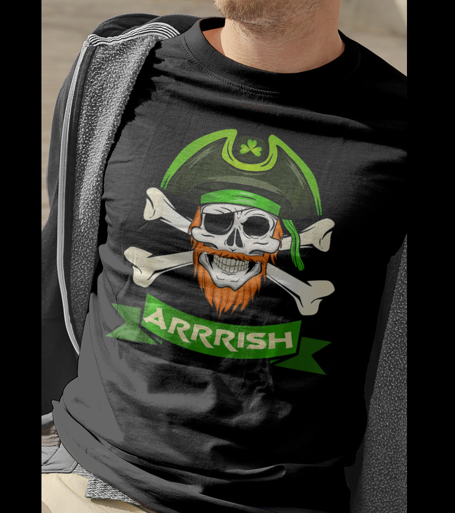 St Patricks Day Pirate Skull Arrish With Crossbones And Shamrock Hat T-Shirt