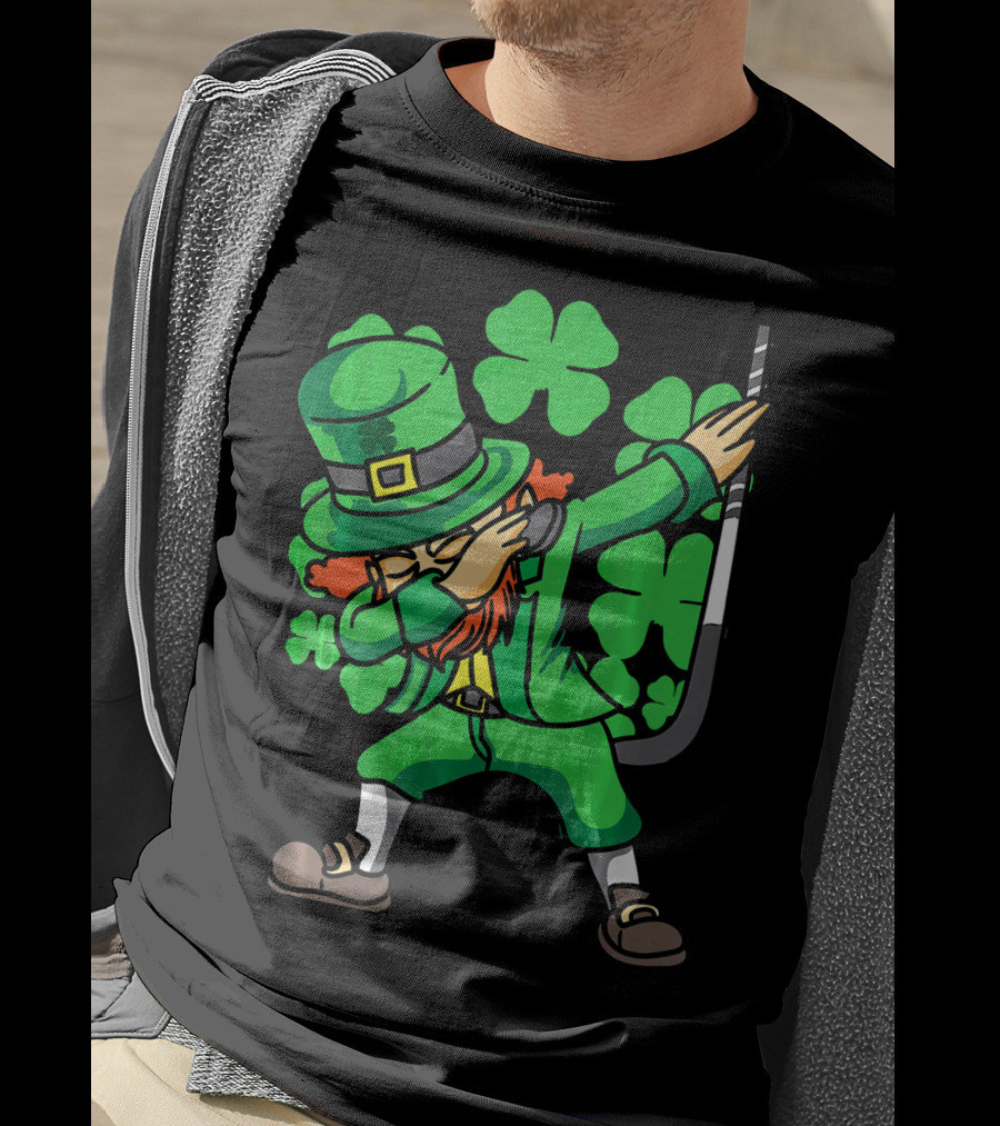 Dabbing Leprechaun Hockey Stick With Shamrocks St. Patrick's Day T-Shirt