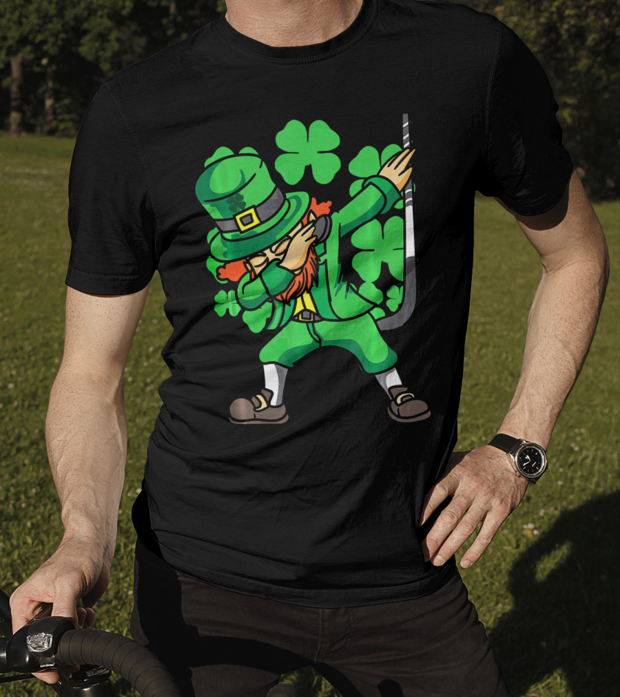 Dabbing Leprechaun Hockey Stick With Shamrocks St. Patrick's Day T-Shirt