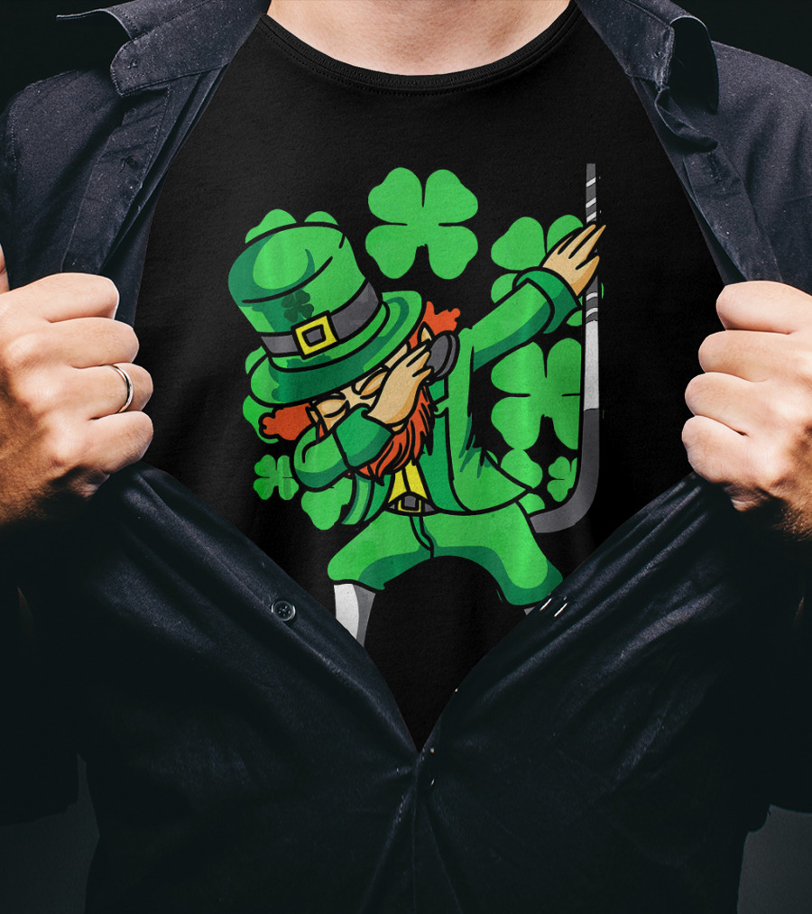 Dabbing Leprechaun Hockey Stick With Shamrocks St. Patrick's Day T-Shirt