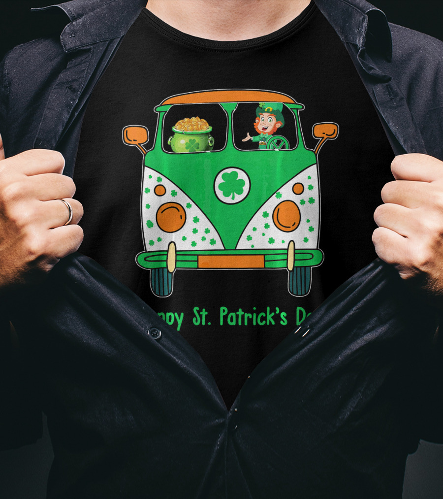 Happy St. Patrick's Day Leprechaun Gold Pot Hippie Car T-Shirt