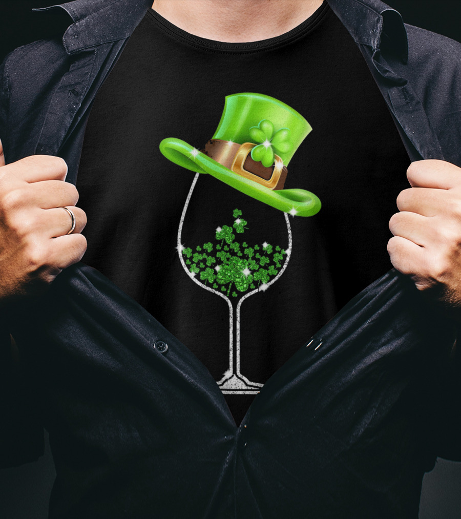 St Patricks Day Shamrock Wine Glass With Leprechaun Hat T-Shirt
