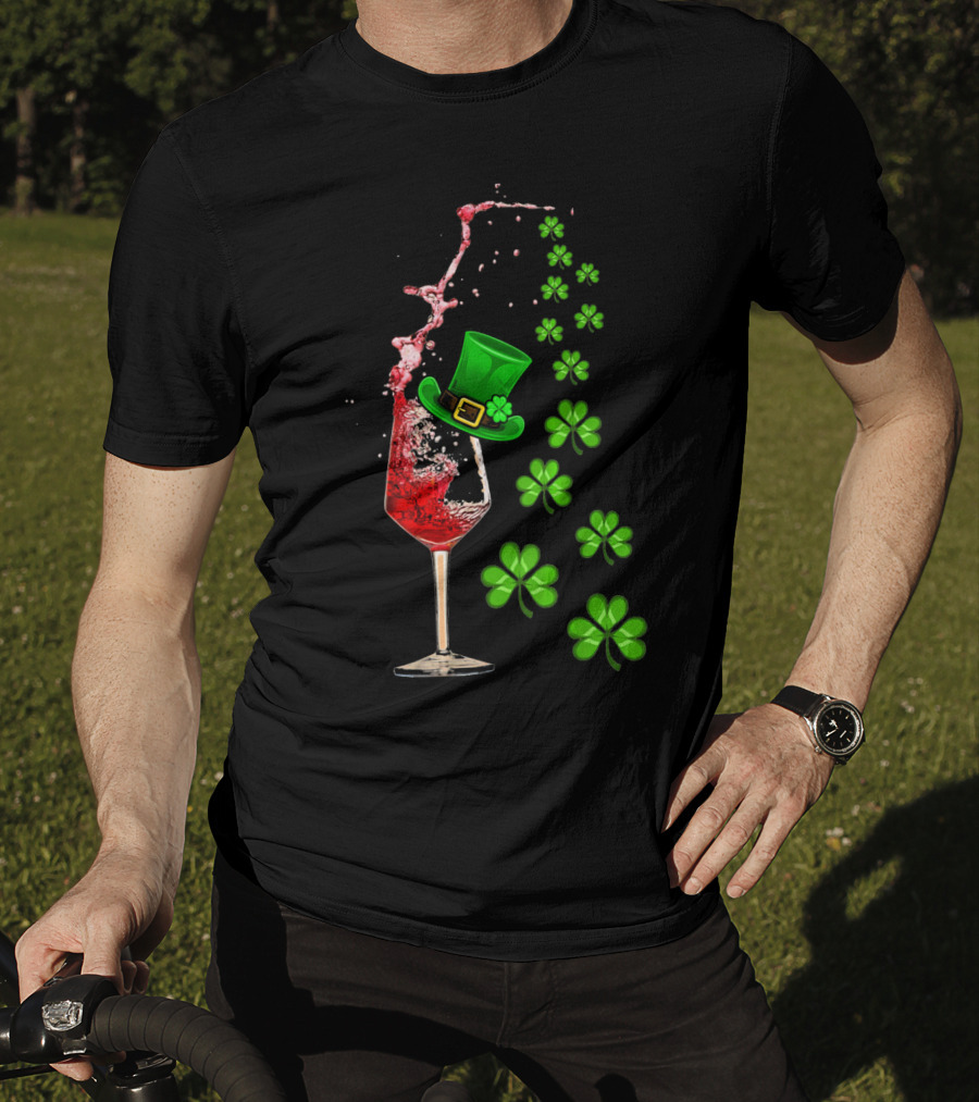 St Patricks Day Wine Glass Splash With Shamrocks And Top Hat T-Shirt