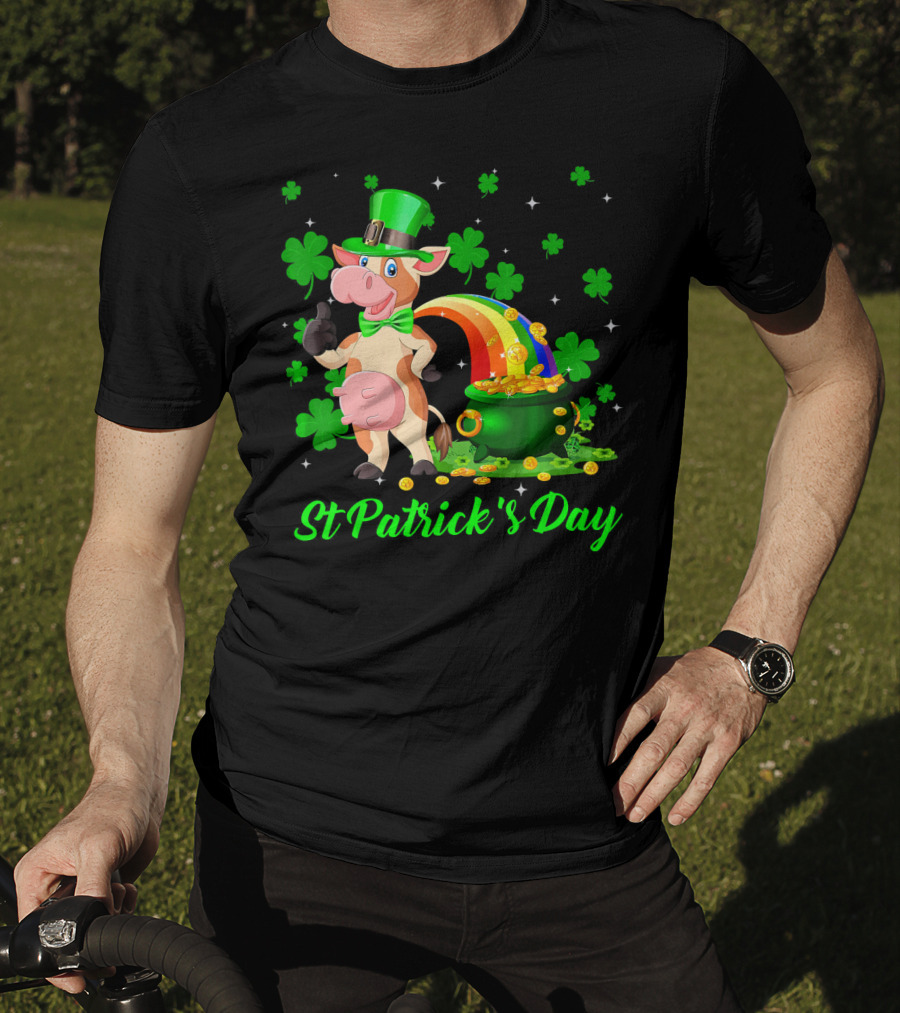 Leprechaun Cow Shamrock St Patrick's Day Rainbow Pot Of Gold T-Shirt