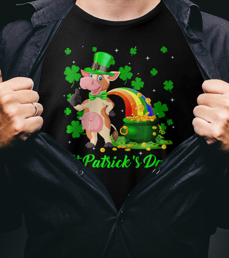 Leprechaun Cow Shamrock St Patrick's Day Rainbow Pot Of Gold T-Shirt