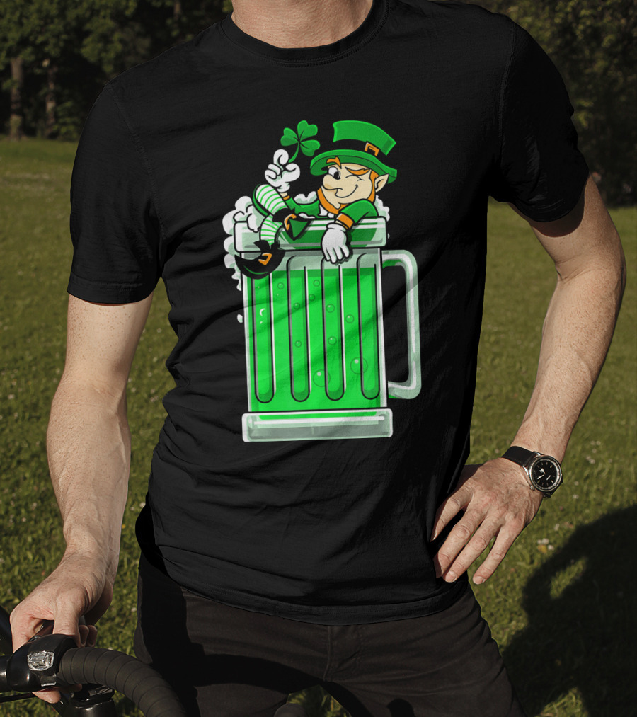 St Patricks Day Drinking Green Beer Leprechaun Shamrock T-Shirt