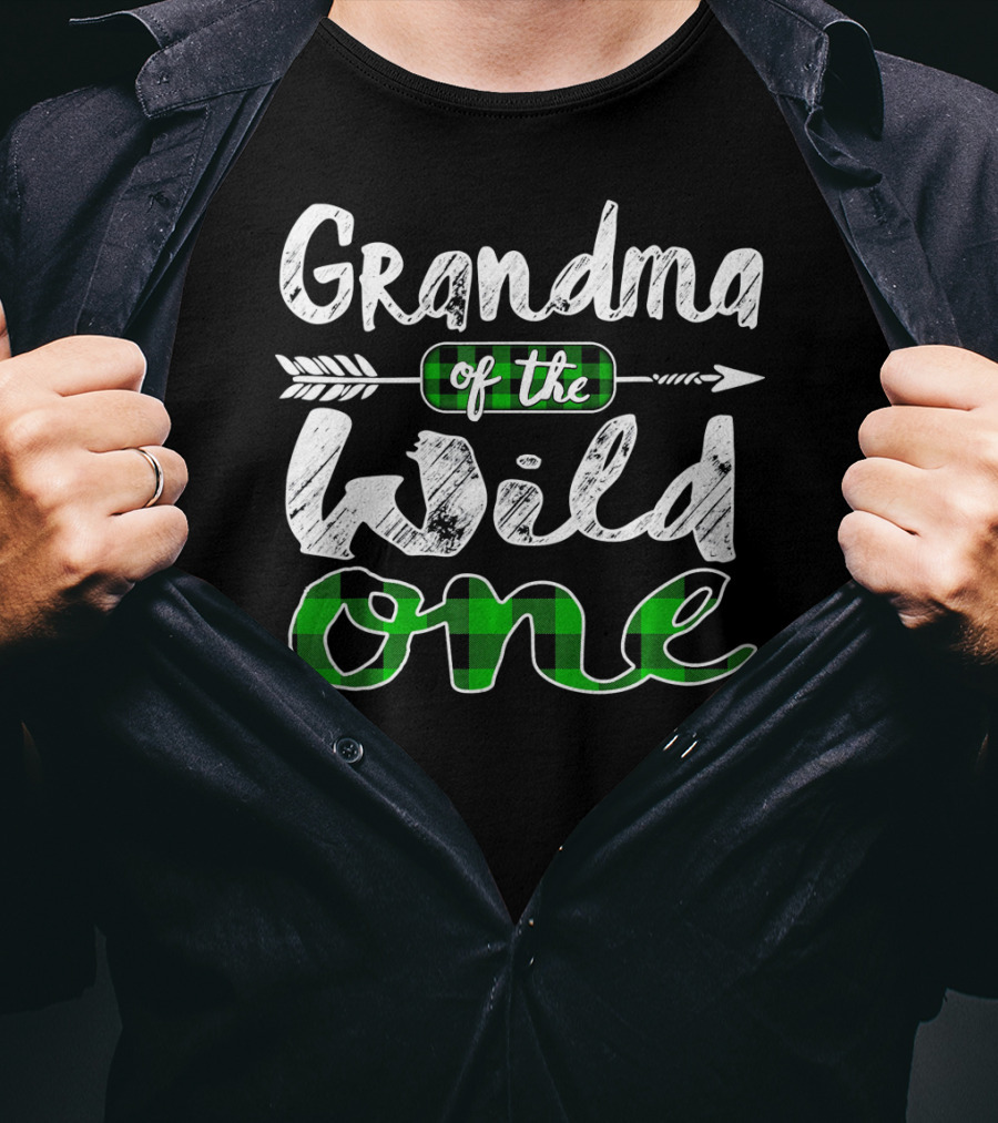 Grandma Of The Wild One Irish Green Plaid Arrow T-Shirt