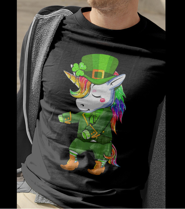 St. Patrick's Day Flossing Unicorn Leprechaun Green Outfit Rainbow Mane T-Shirt