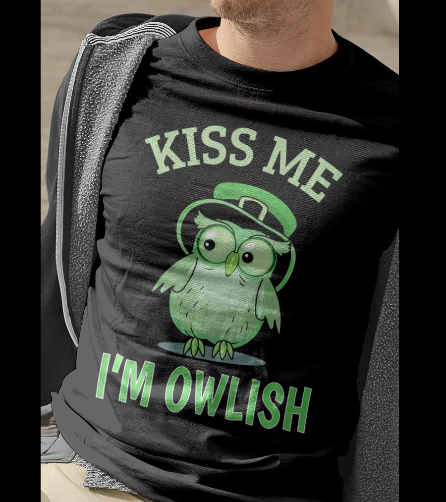 Kiss Me I'm Owlish Irish Owl With Leprechaun Hat T-Shirt
