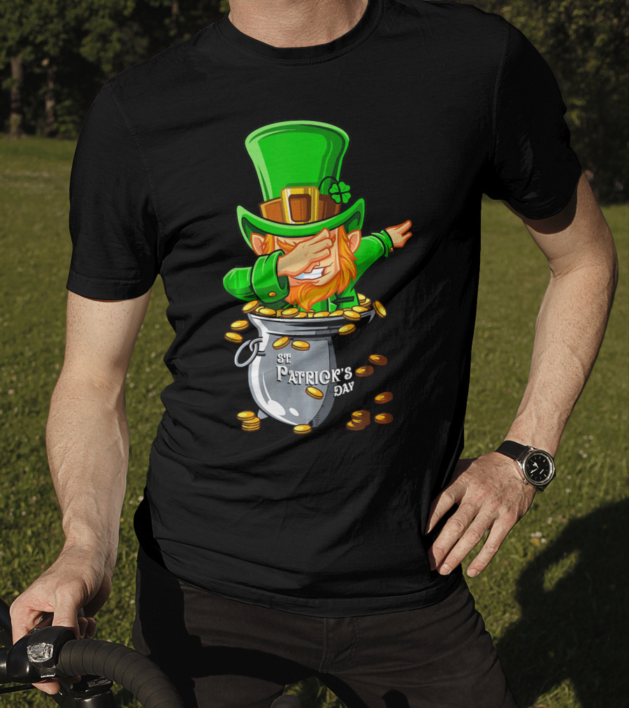 St Patrick's Day Dabbing Leprechaun With Pot Of Gold T-Shirt