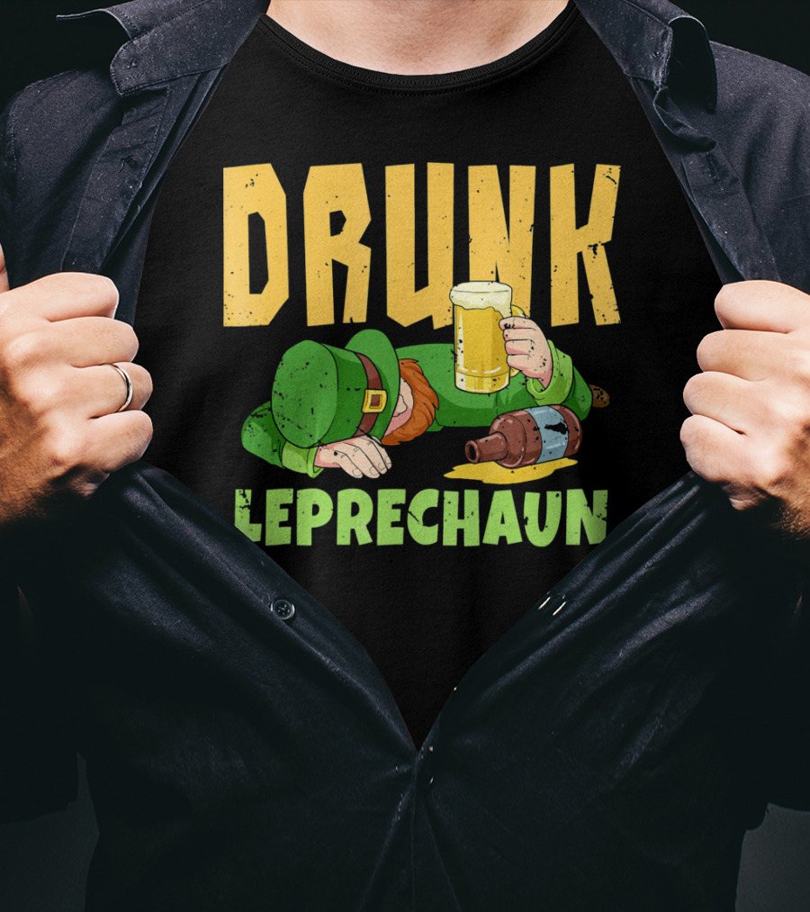 Drunk Leprechaun Holding Beer Mug And Whiskey Bottle T-Shirt