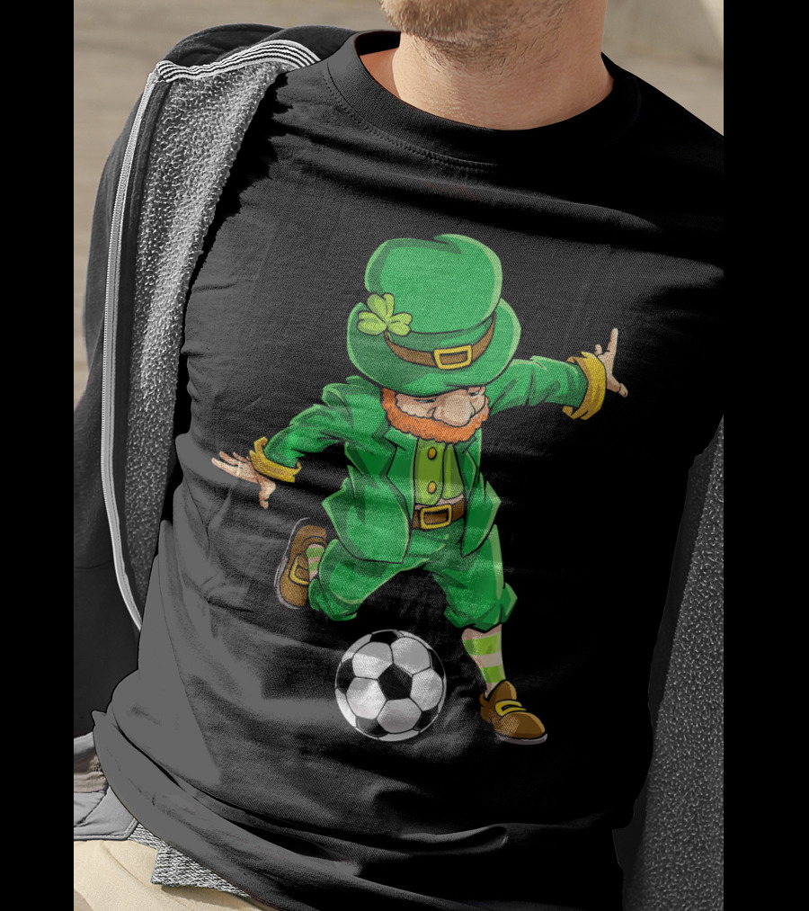 Leprechaun Playing Soccer St Patricks Day T-Shirt