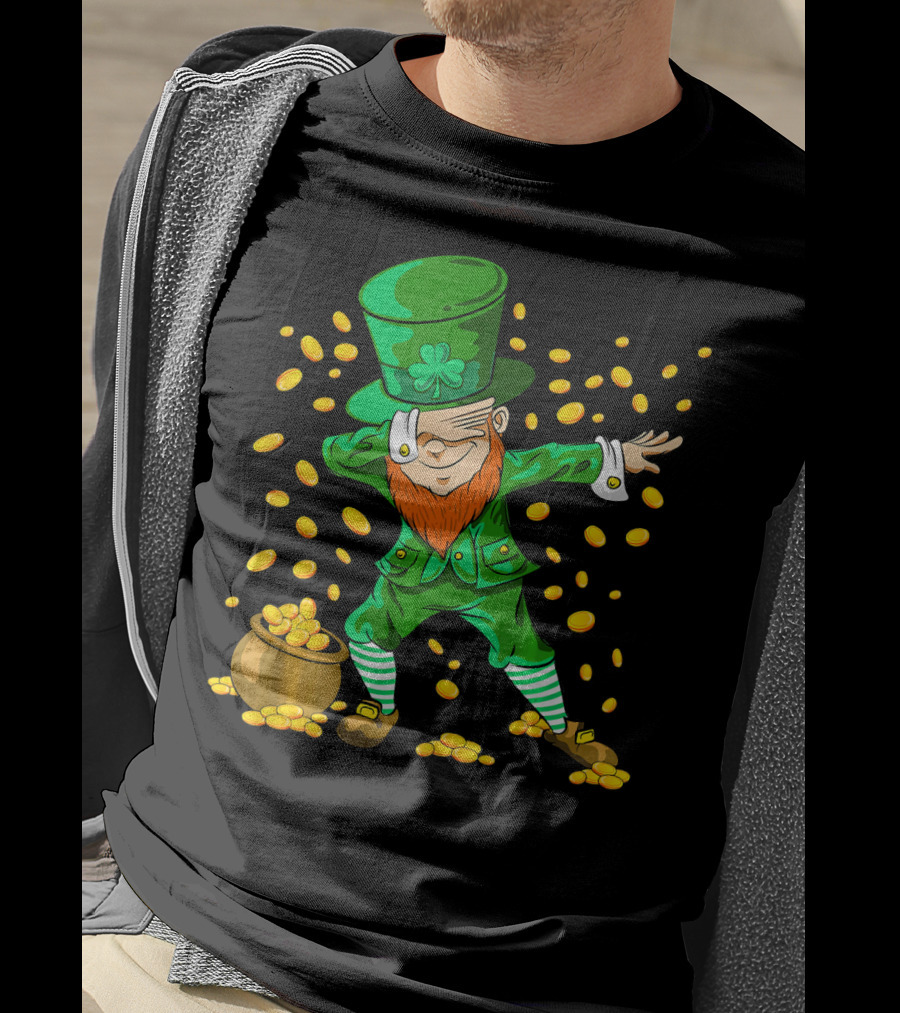 Dabbing Leprechaun With Gold Coins For St Patrick's Day T-Shirt