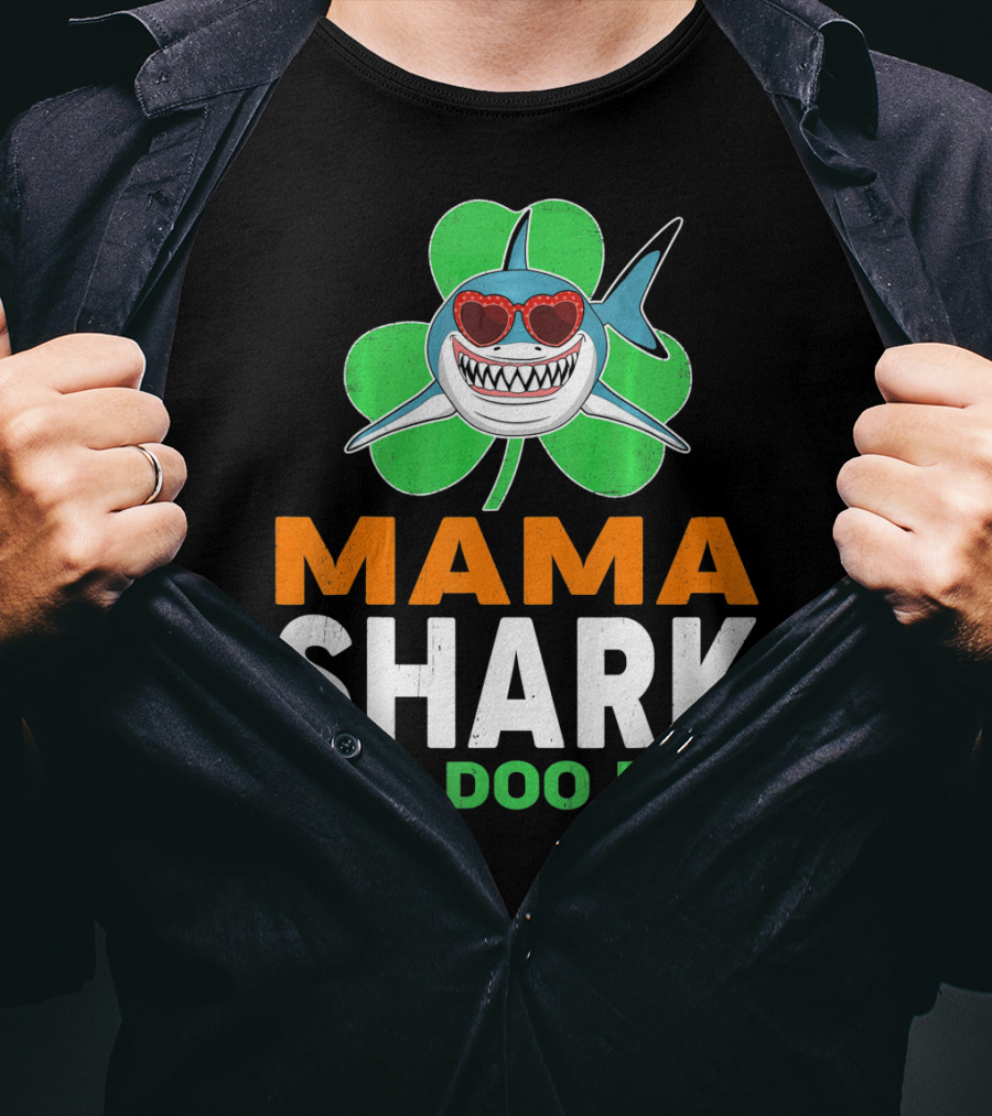 Mama Shark Doo Doo Doo St Patricks Day Shamrock T-Shirt