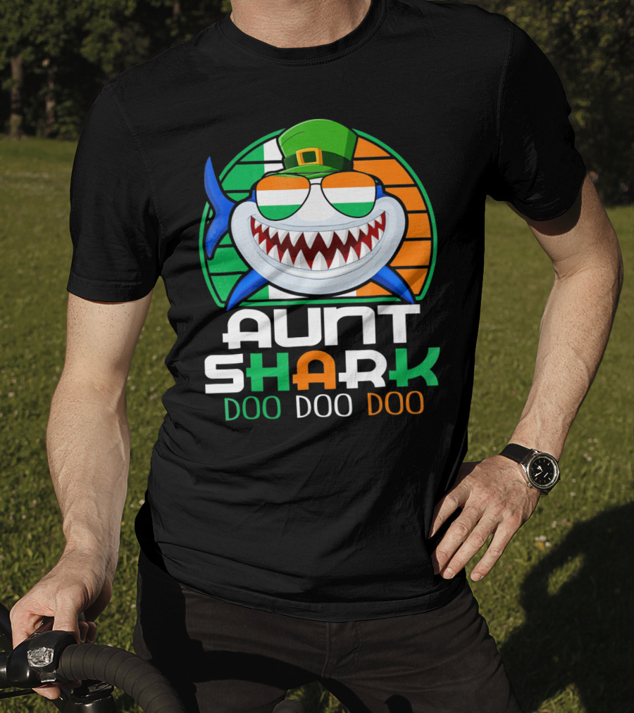 Aunt Shark Doo Doo Doo Funny St. Patrick's Day Irish Flag And Hat T-Shirt