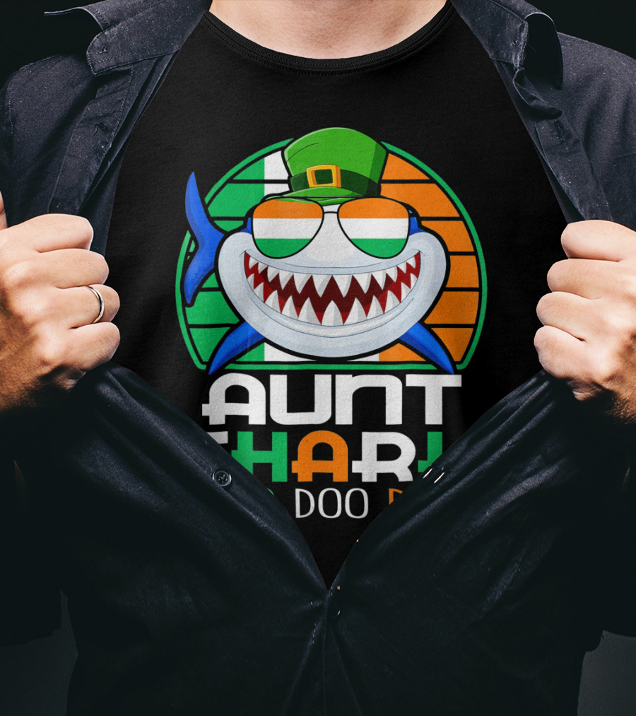 Aunt Shark Doo Doo Doo Funny St. Patrick's Day Irish Flag And Hat T-Shirt