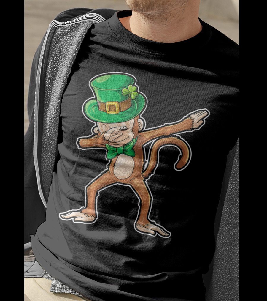 Dabbing Monkey St. Patrick's Day Leprechaun Hat Green Bow Tie T-Shirt