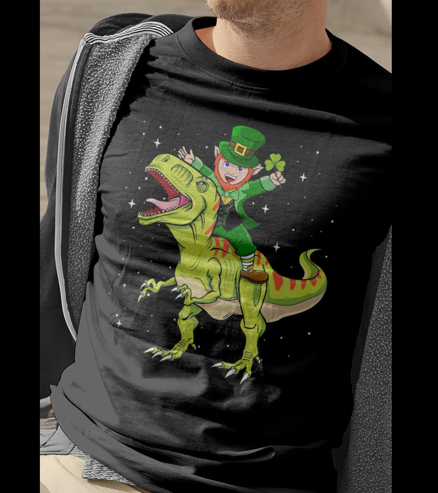 St Patricks Day Leprechaun Riding T Rex Dinosaur With Shamrock T-Shirt