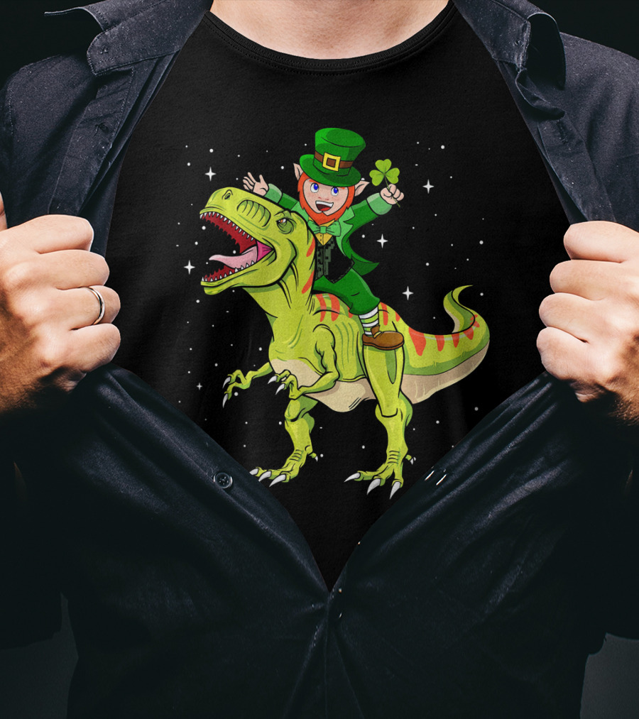 St Patricks Day Leprechaun Riding T Rex Dinosaur With Shamrock T-Shirt