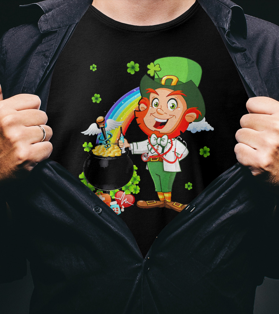 Lucky Medical Scrub Nurse Doctor Leprechaun With Pot Of Gold And Rainbow T-Shirt