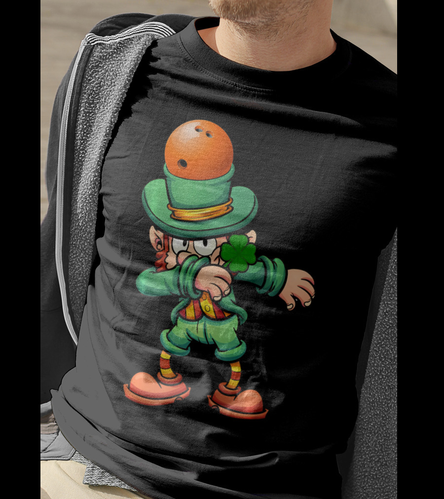 Dabbing Leprechaun Wearing Bowling Ball Hat Holding Shamrock T-Shirt