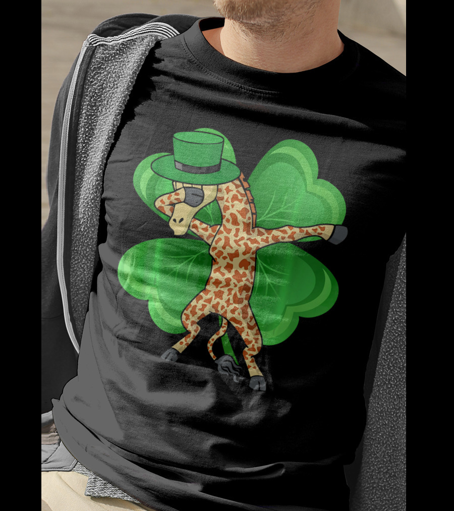 Dabbing Giraffe Leprechaun Shamrock St. Patrick's Day T-Shirt