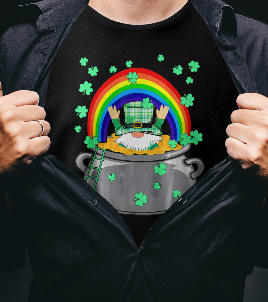 Cute Leprechaun Trap Funny Pot Of Gold With Rainbow And Shamrocks T-Shirt