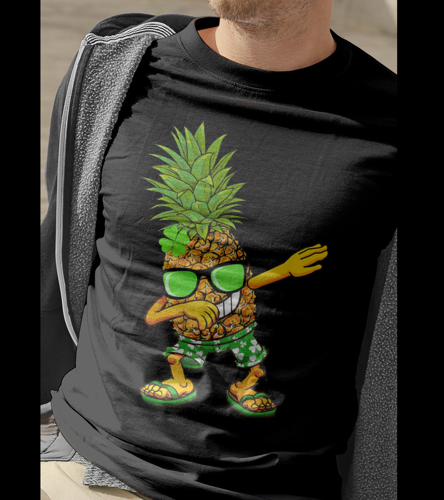 Pineapple Leprechaun Dabbing Clover Sunglasses St Patrick's Shorts T-Shirt